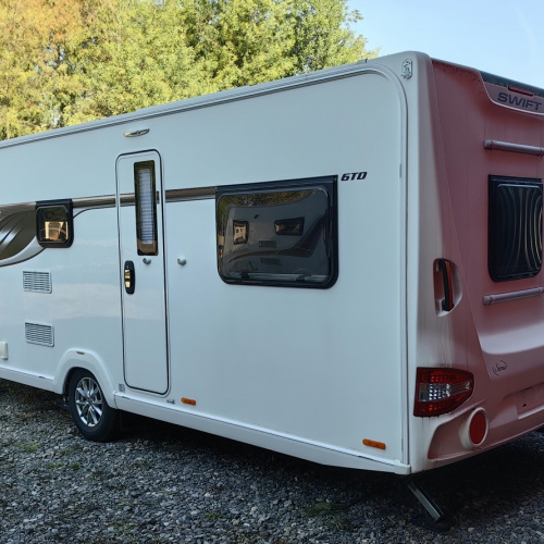 SWIFT SIENA 2019 6 a 7 personas